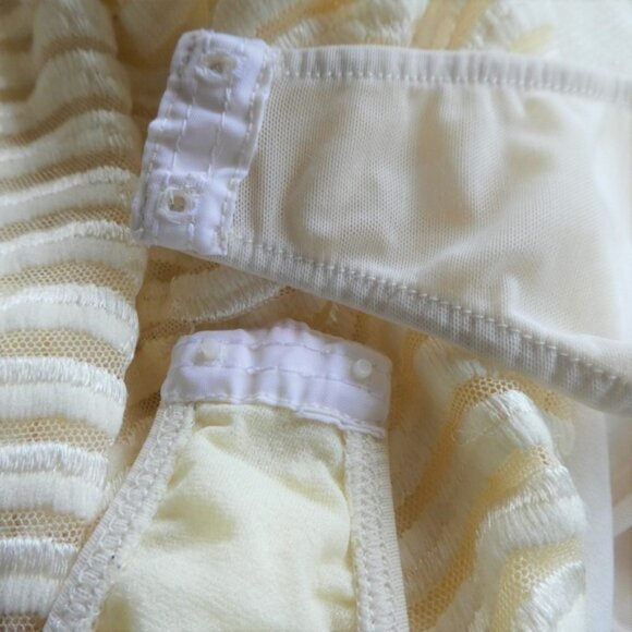 Sagaie Paris Bodysuit Chevron Solid Textured Mock Double Snap Bottom Lycra M - Picture 8 of 8